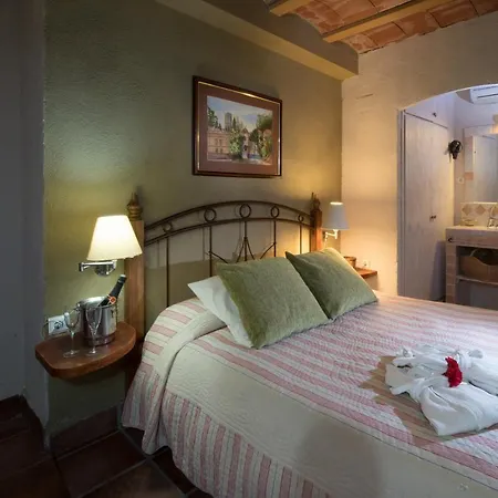 La Olivera Hotel Rural con piscina jacuzzi sauna y suites con bañera hidro-3
